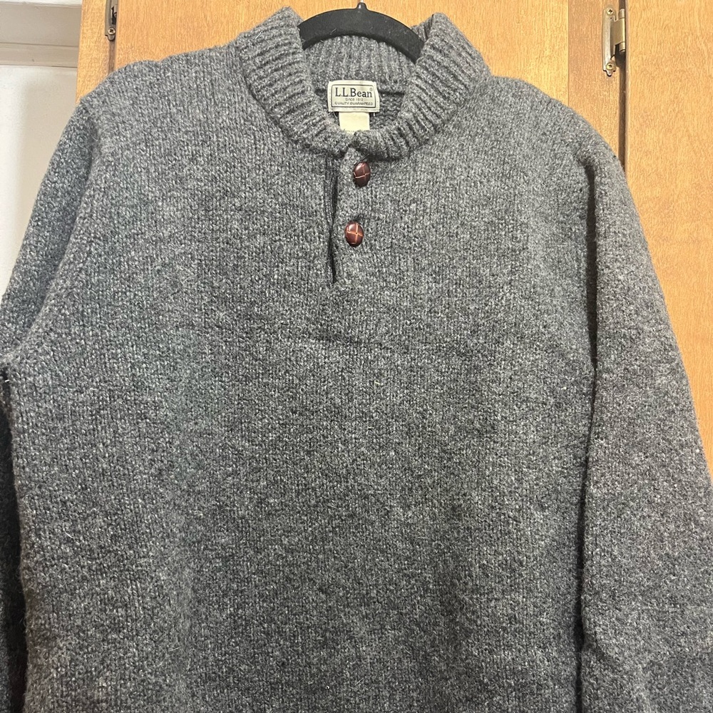L.L. Bean Men's 100% Lambs Wool Classic Ragg Sweater, Charcoal Henley Size L